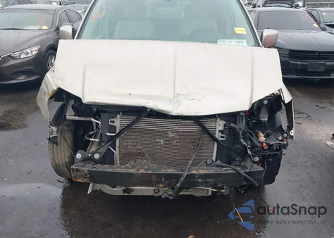 2013 Dodge Grand Caravan Crew z USA, uszkodzony, nr VIN 2C4RDGDG4DR532651